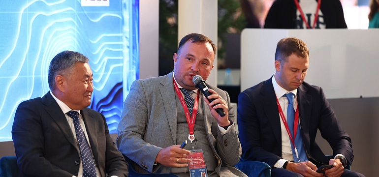 Исполнительный директор компании «ФинИнвест» выступил  на ВЭФ-2026